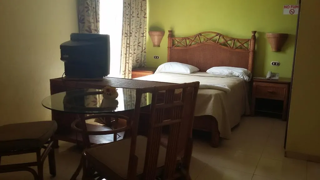 Aparthotel Lirio Cala Uvero Alto